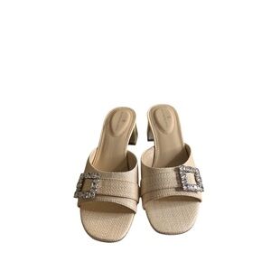 Bandolino women’s Elegant Beige heel with Rhinestone Buckle